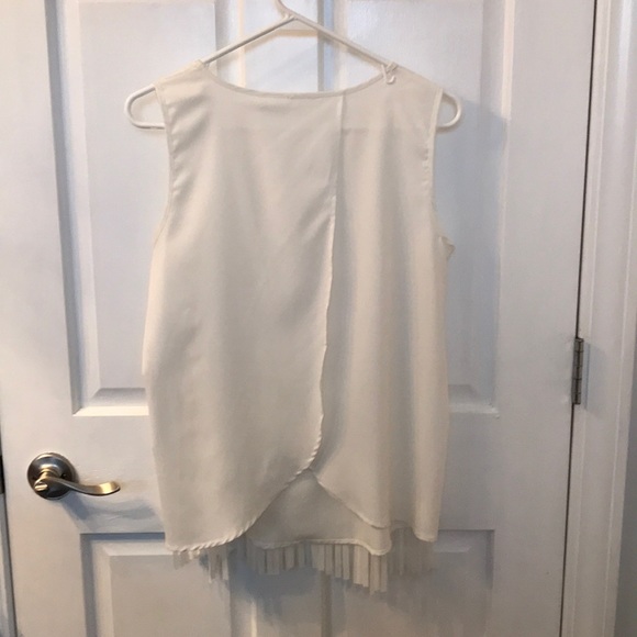 White fringe flutter back tank - Picture 3 of 3